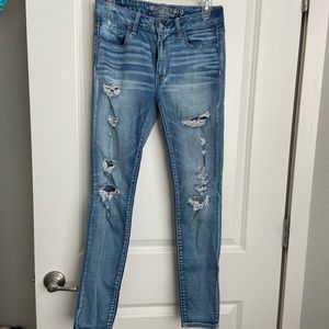 American Eagle High-Waisted Distressed Jeans/Jeggings Size 8